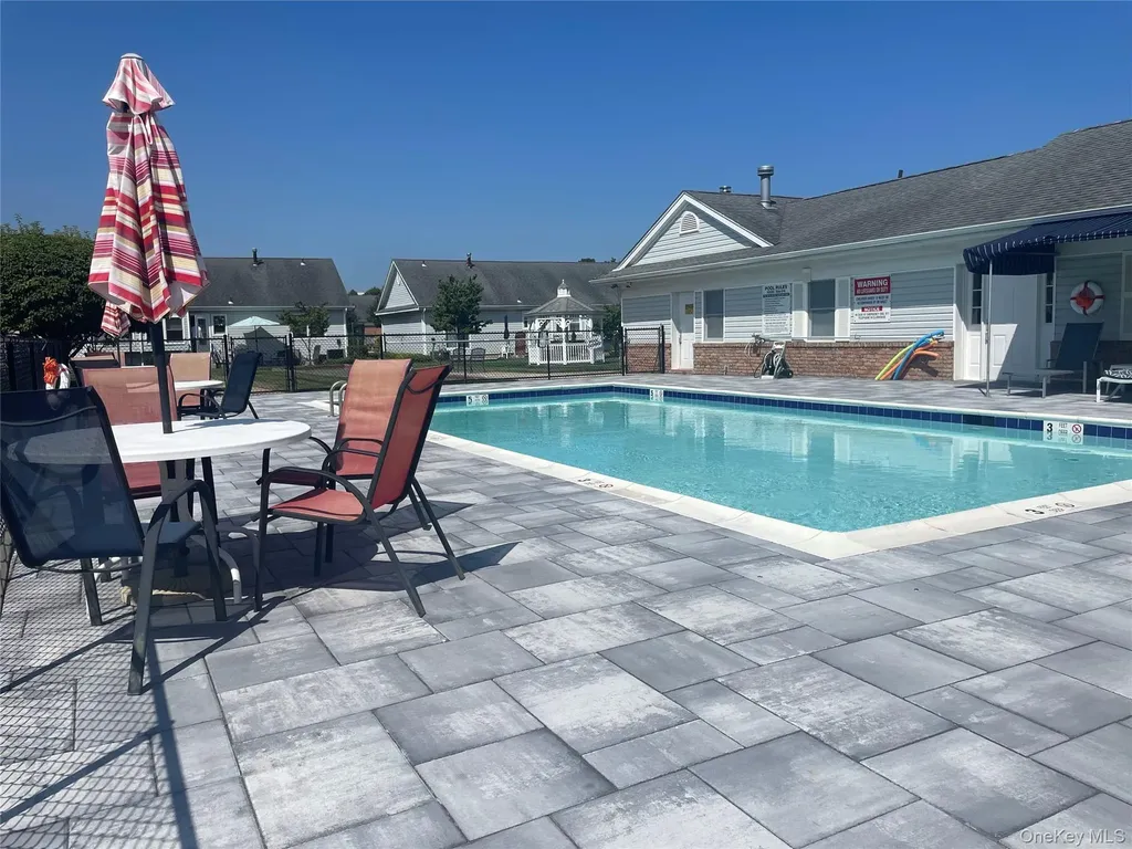 3 Primrose Lane North Babylon NY 11703