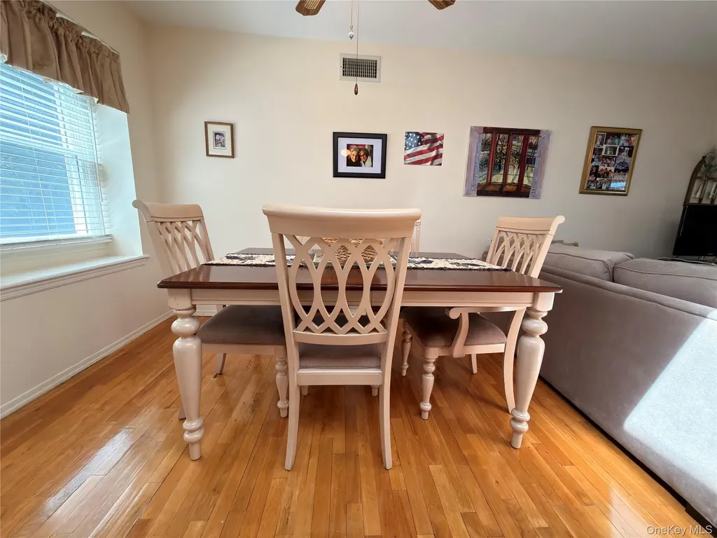 3 Primrose Lane North Babylon NY 11703