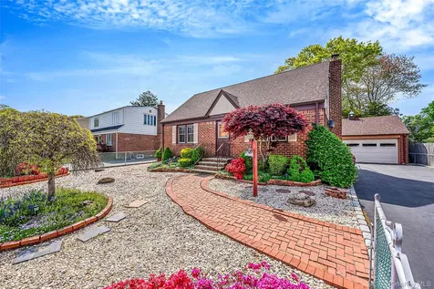150 Connecticut Avenue Massapequa NY 11758