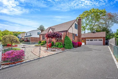 150 Connecticut Avenue Massapequa NY 11758