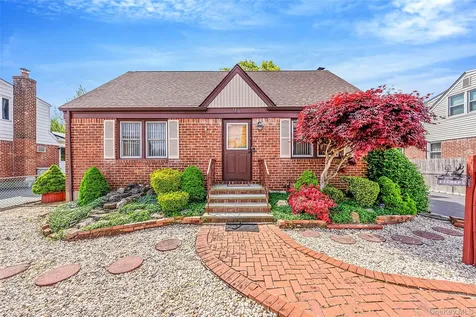150 Connecticut Avenue Massapequa NY 11758