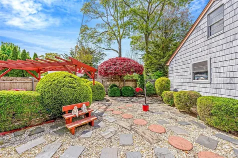 150 Connecticut Avenue Massapequa NY 11758