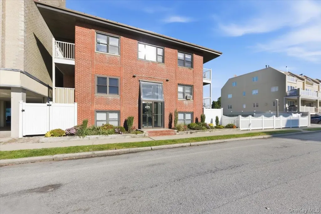 475 W Broadway Long Beach NY 11561