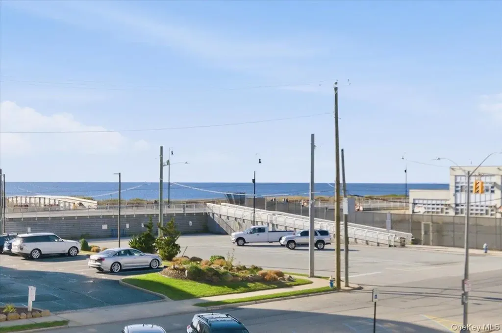 475 W Broadway Long Beach NY 11561