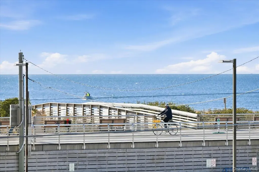 475 W Broadway Long Beach NY 11561