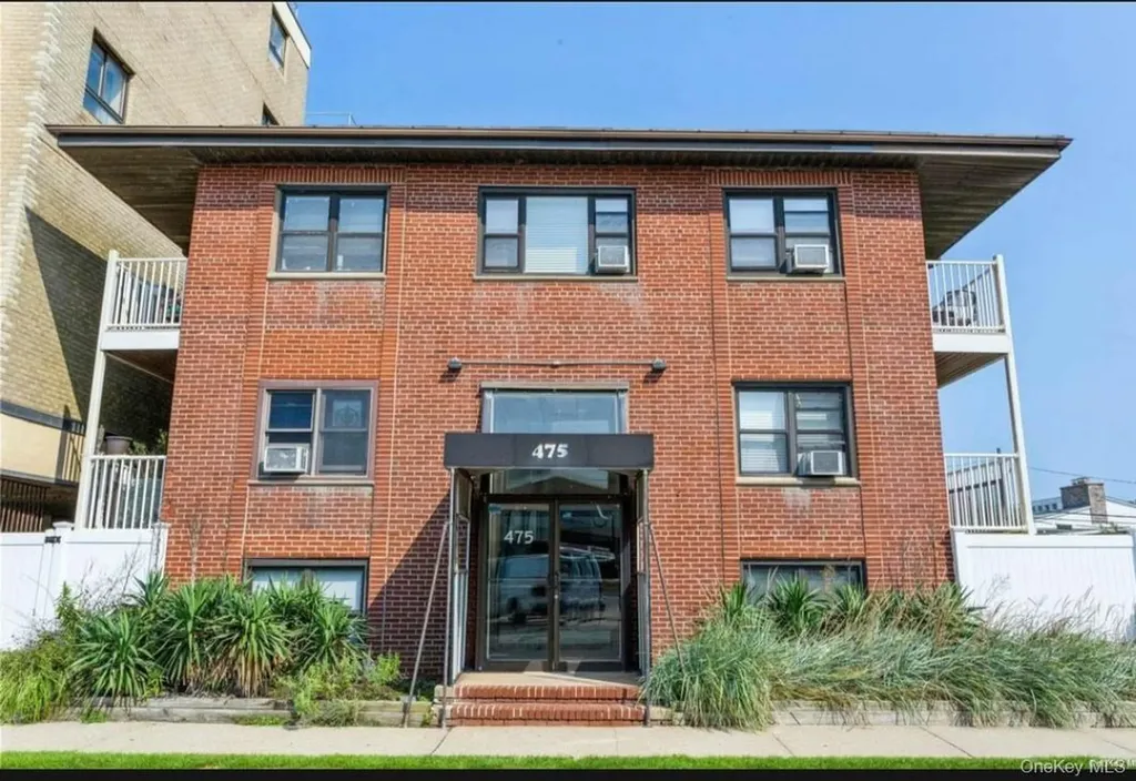 475 W Broadway Long Beach NY 11561