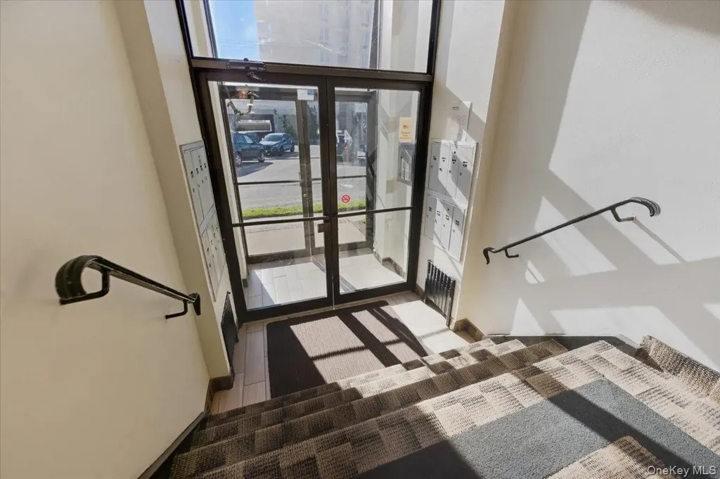 475 W Broadway Long Beach NY 11561