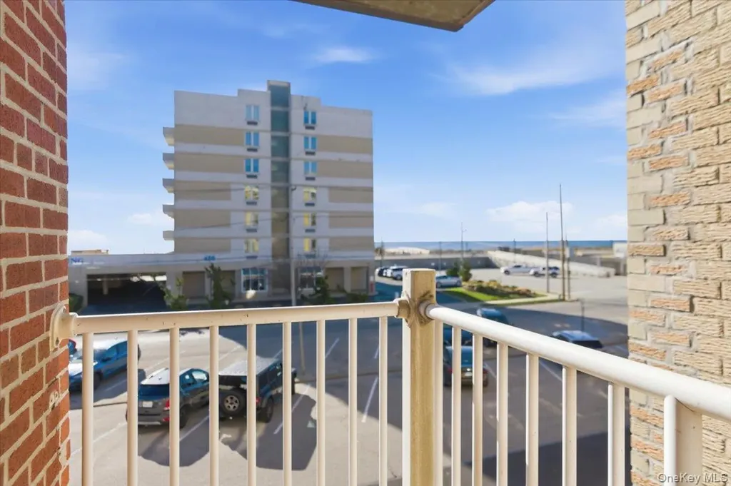 475 W Broadway Long Beach NY 11561
