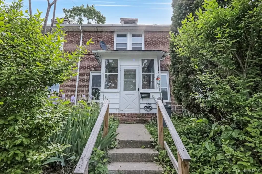 6 Bush Avenue Newburgh NY 12550