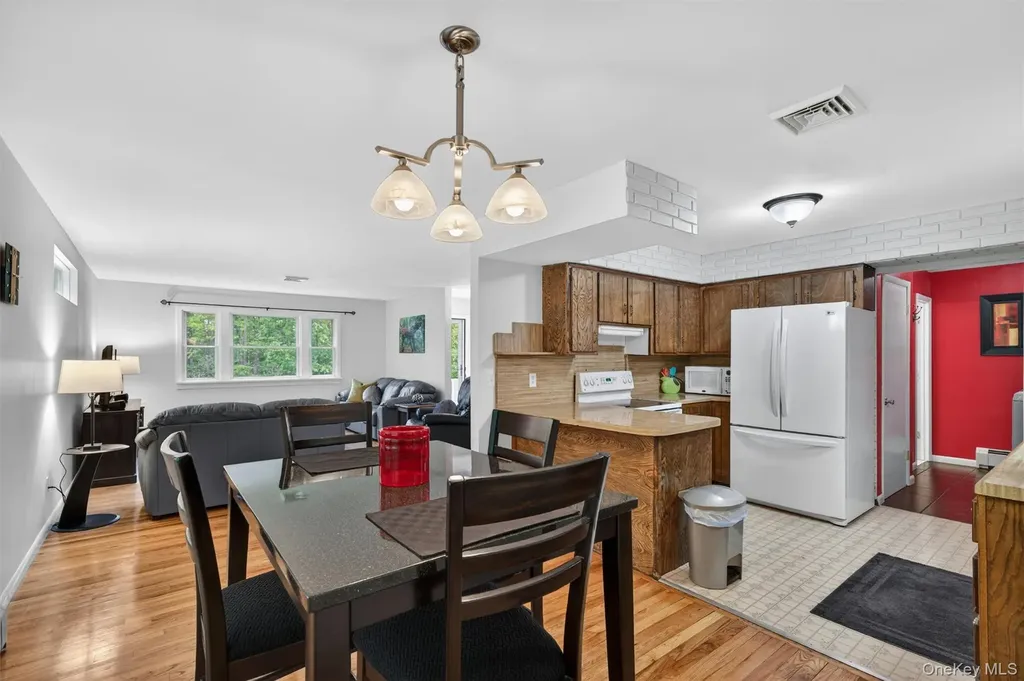 38 Emperor Lane Montgomery NY 12549