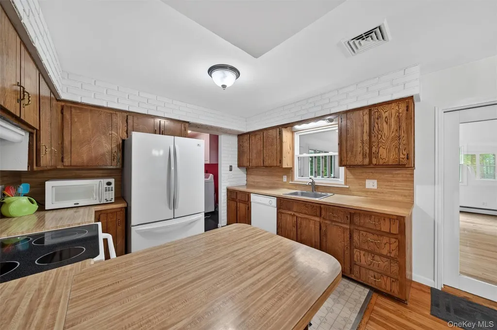38 Emperor Lane Montgomery NY 12549