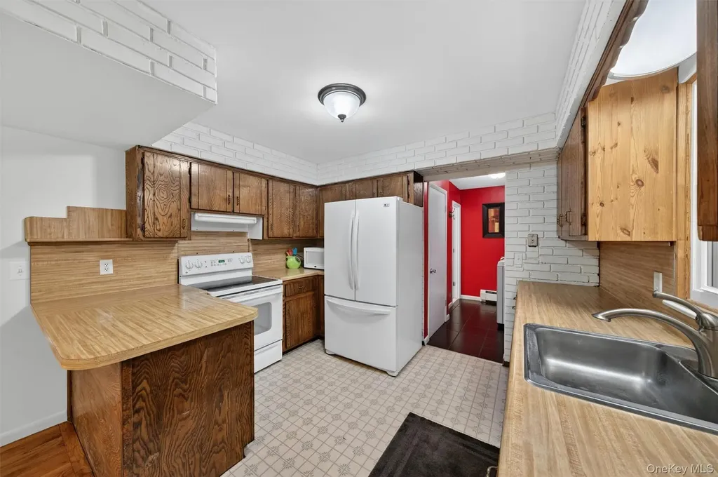 38 Emperor Lane Montgomery NY 12549
