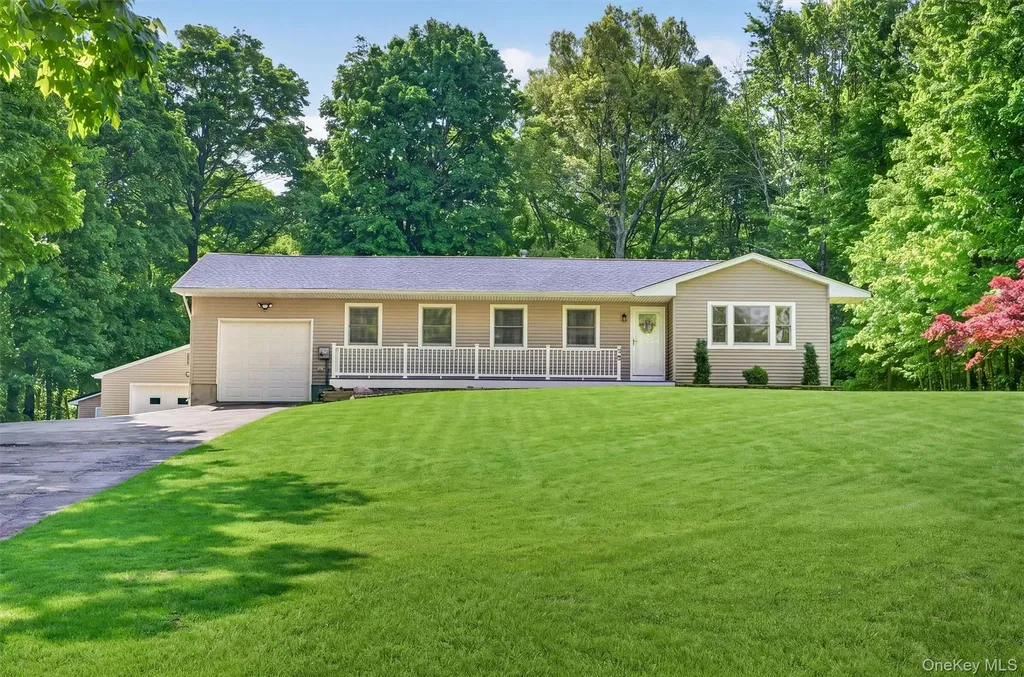 38 Emperor Lane Montgomery NY 12549