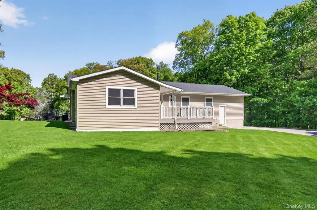 38 Emperor Lane Montgomery NY 12549