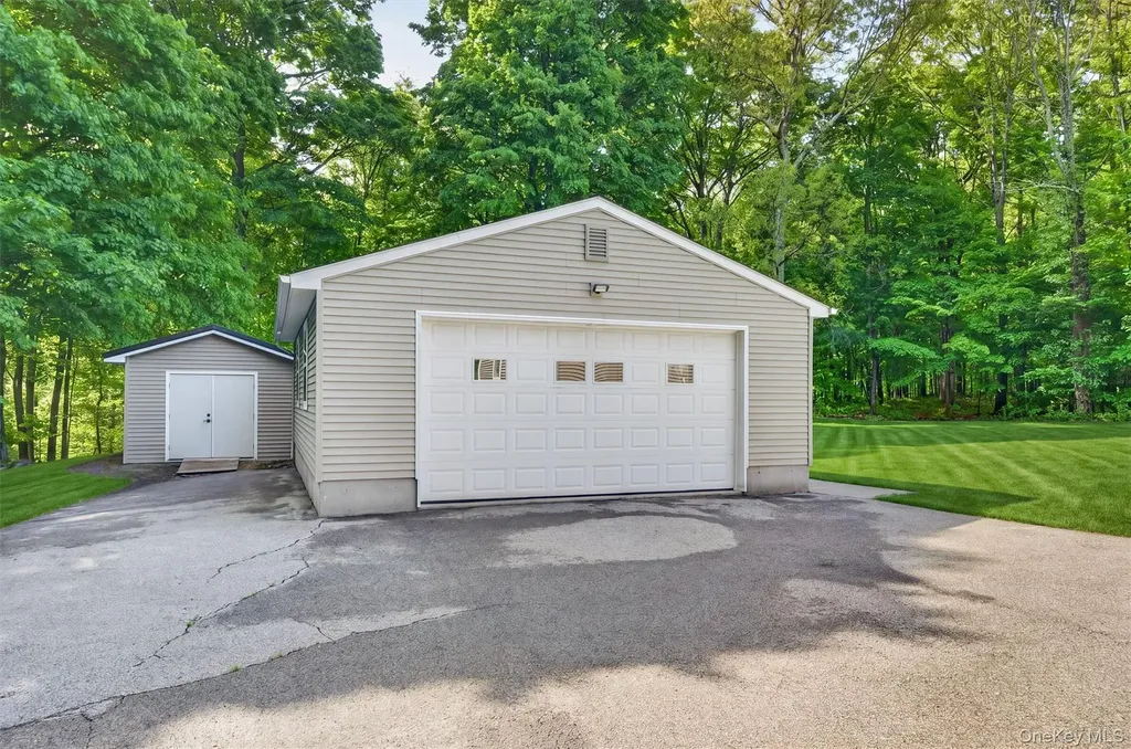 38 Emperor Lane Montgomery NY 12549