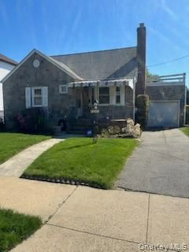 1210 Terrace Boulevard New Hyde Park NY 11040