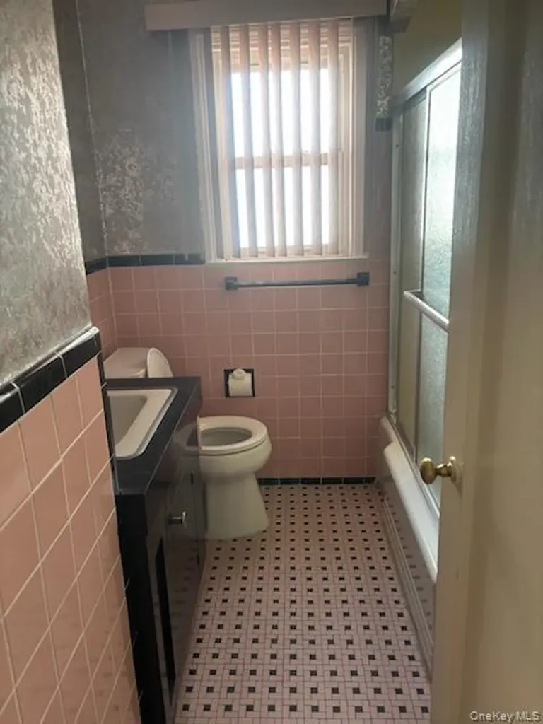 1210 Terrace Boulevard New Hyde Park NY 11040