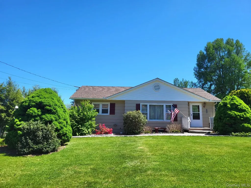 20 Cresthaven Drive New Windsor NY 12553