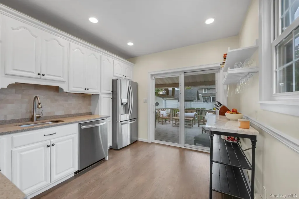 54 Rolling Street Lynbrook NY 11563
