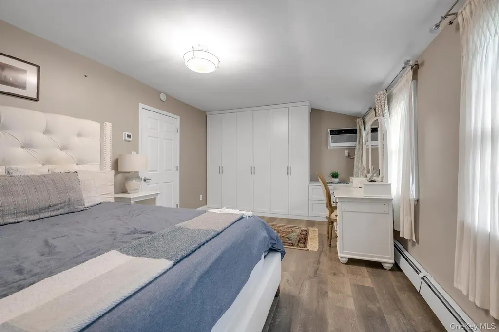 54 Rolling Street Lynbrook NY 11563