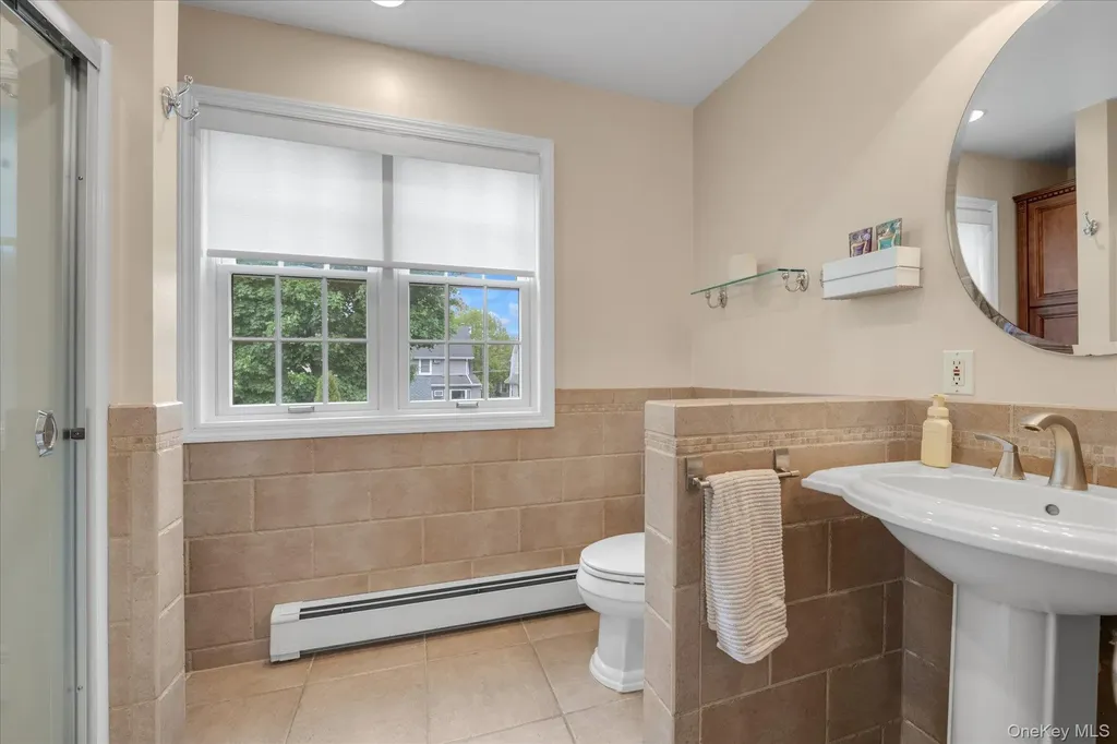 54 Rolling Street Lynbrook NY 11563