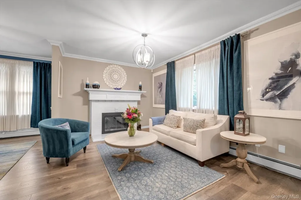 54 Rolling Street Lynbrook NY 11563