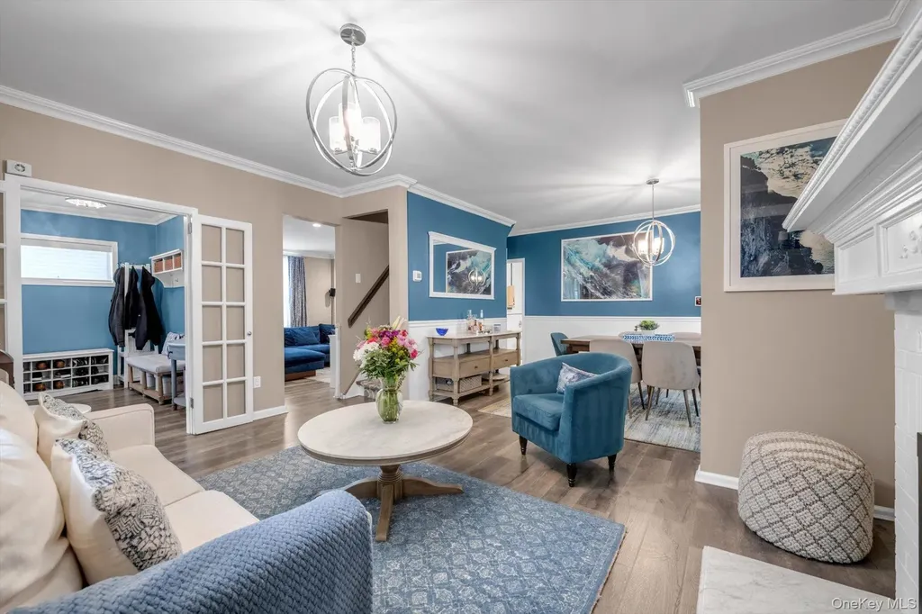 54 Rolling Street Lynbrook NY 11563
