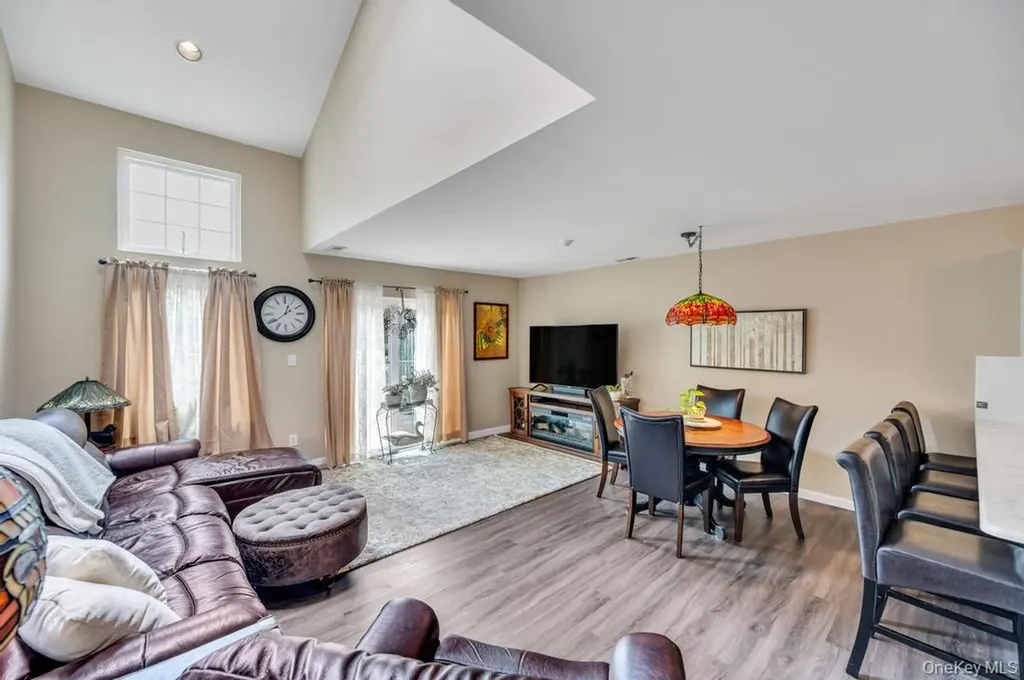194 Gothic Circle Manorville NY 11949