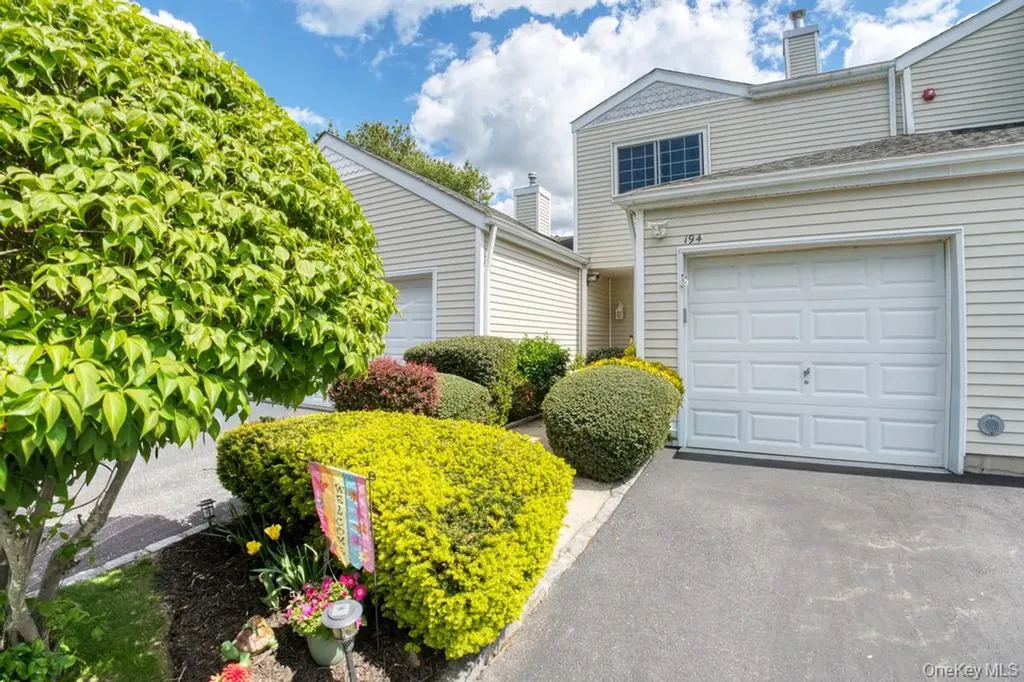 194 Gothic Circle Manorville NY 11949