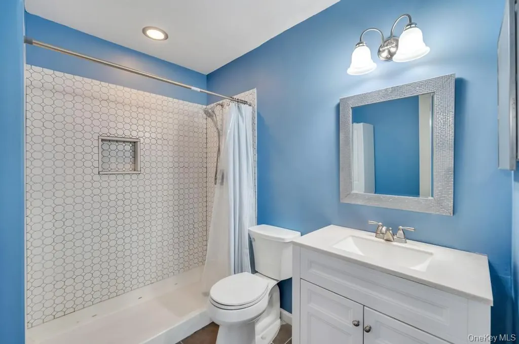 194 Gothic Circle Manorville NY 11949
