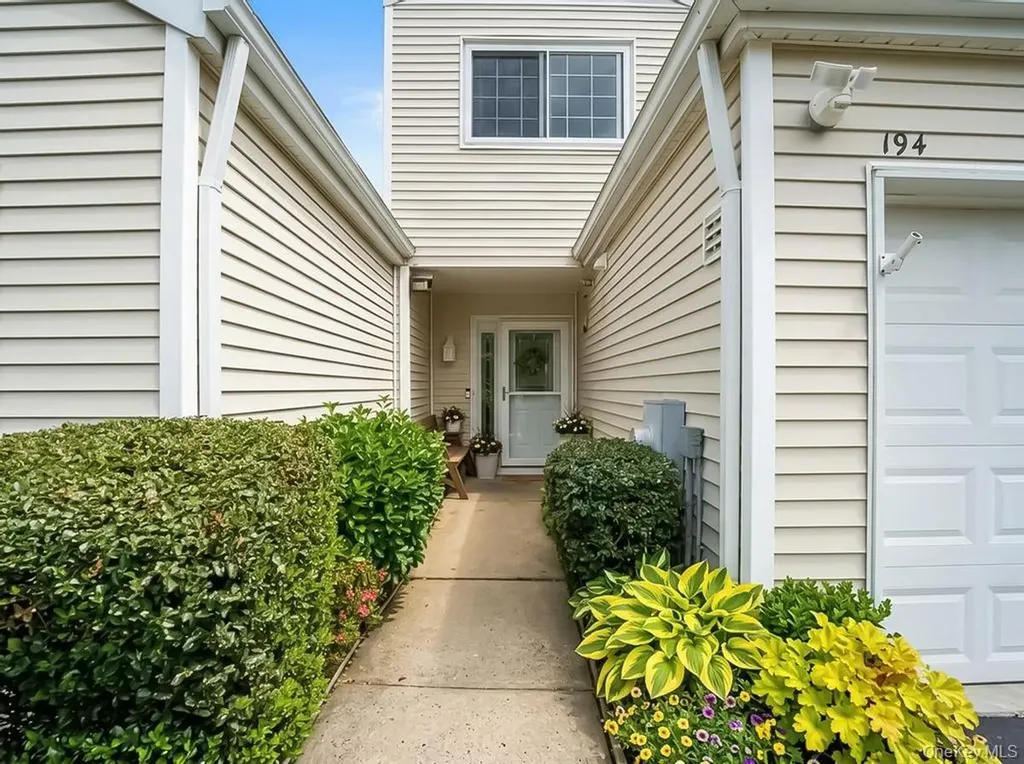 194 Gothic Circle Manorville NY 11949