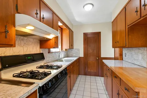410 Route 304 Bardonia NY 10954