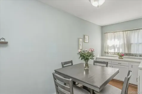 28 Linwood Place Massapequa Park NY 11762