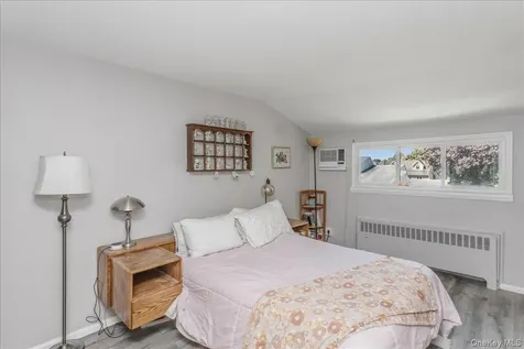 28 Linwood Place Massapequa Park NY 11762