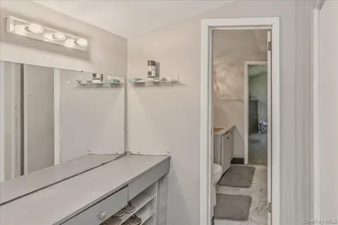 28 Linwood Place Massapequa Park NY 11762