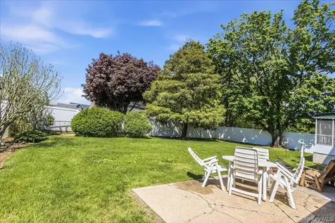 28 Linwood Place Massapequa Park NY 11762