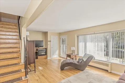 28 Linwood Place Massapequa Park NY 11762