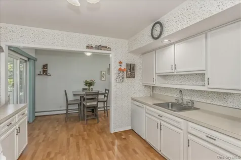 28 Linwood Place Massapequa Park NY 11762