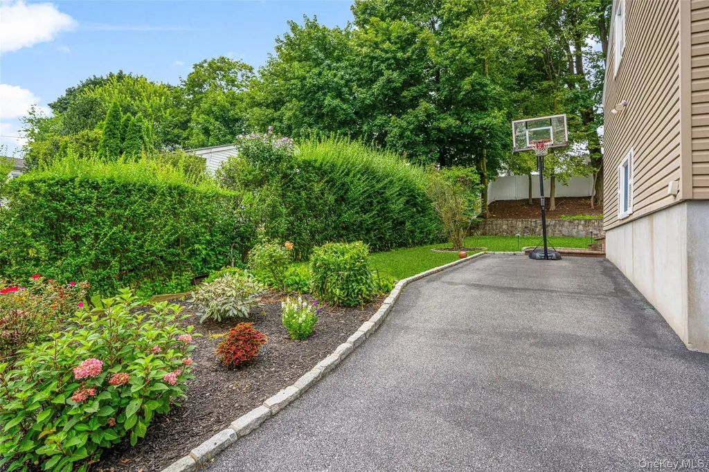 5 Oakridge Road White Plains NY 10607