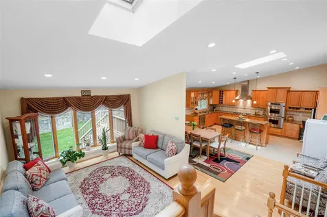 5 Oakridge Road White Plains NY 10607