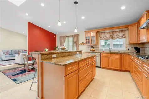 5 Oakridge Road White Plains NY 10607