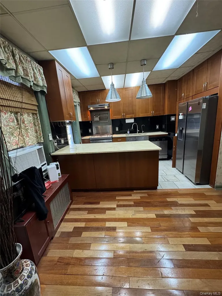 2922 Barnes Avenue Bronx NY 10467