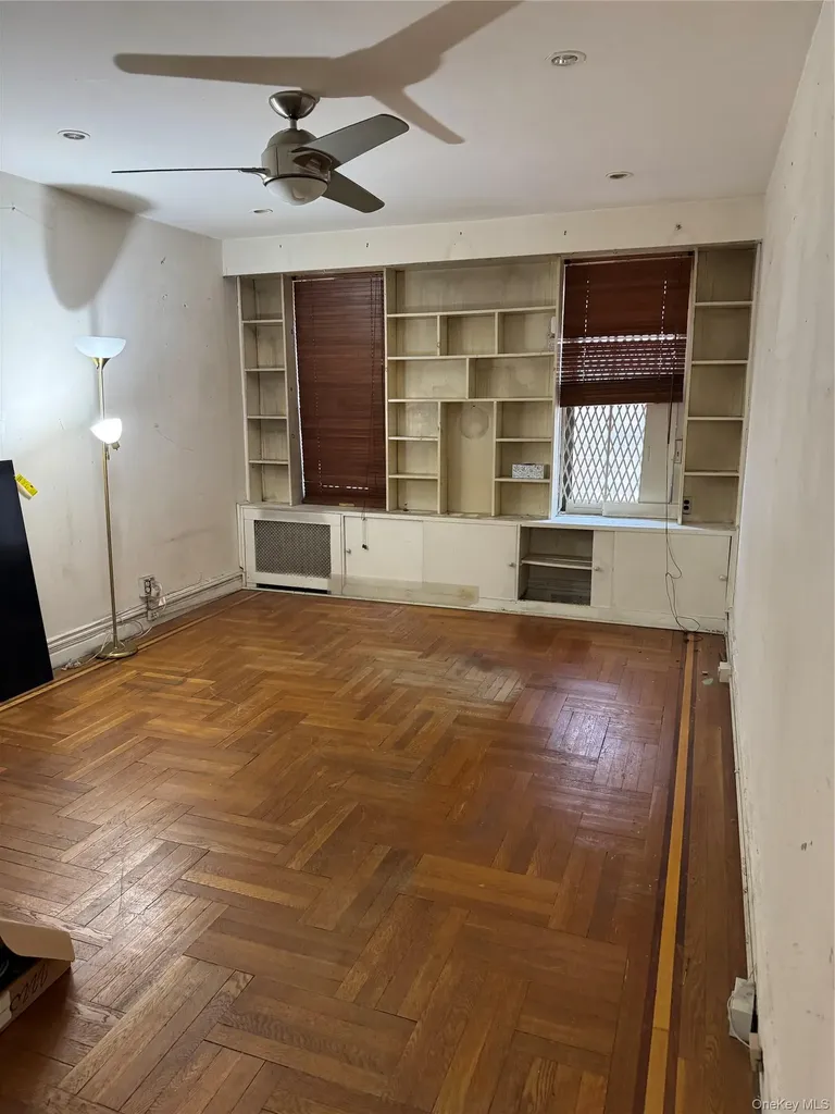 2922 Barnes Avenue Bronx NY 10467
