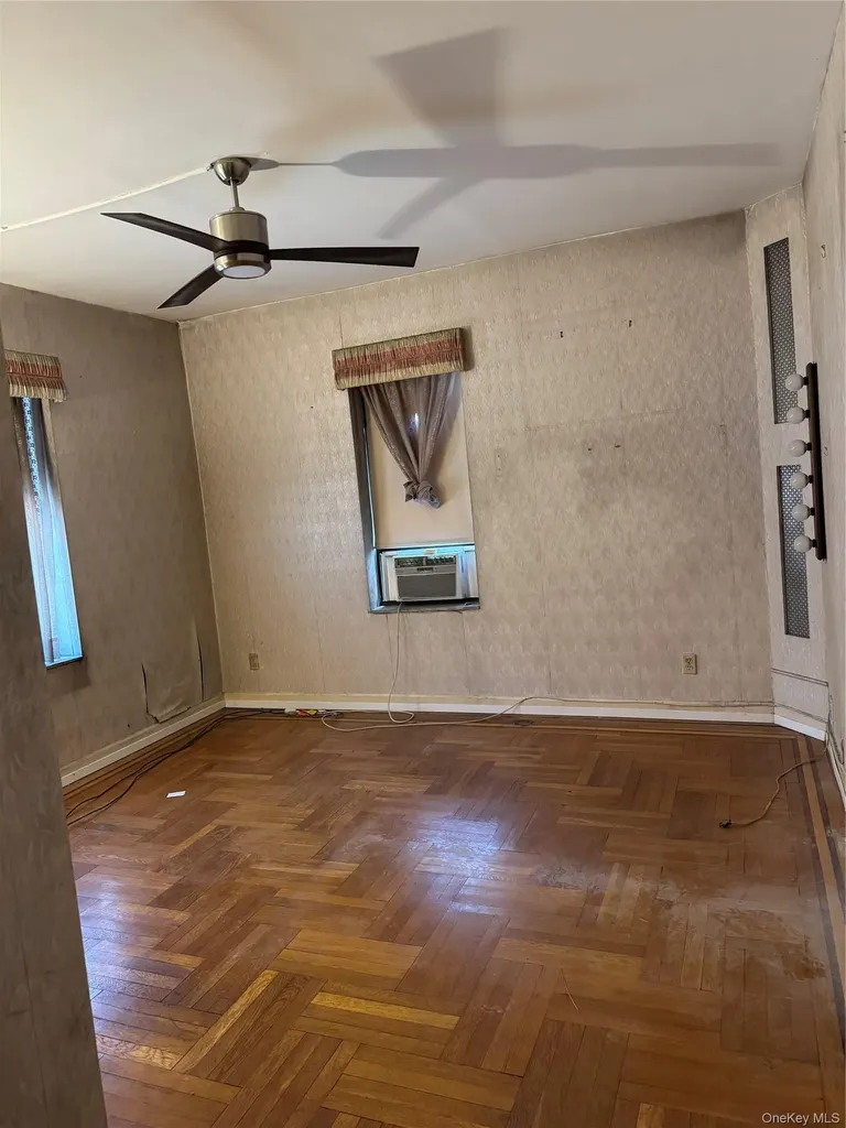 2922 Barnes Avenue Bronx NY 10467