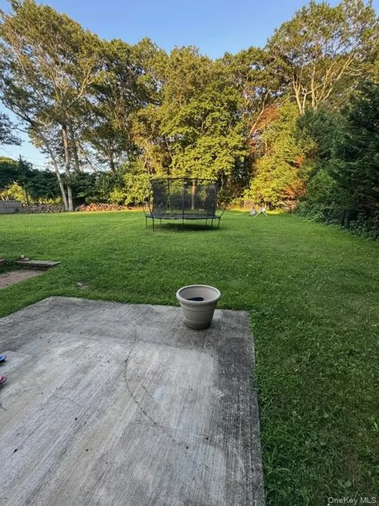 39 Burham Drive Smithtown NY 11787