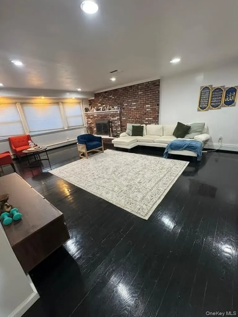 39 Burham Drive Smithtown NY 11787