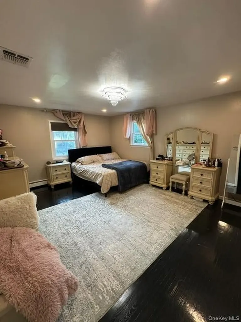 39 Burham Drive Smithtown NY 11787