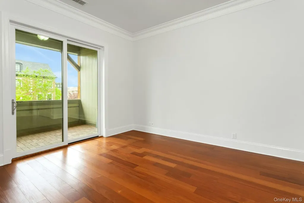 127 W Main Street Tarrytown NY 10591
