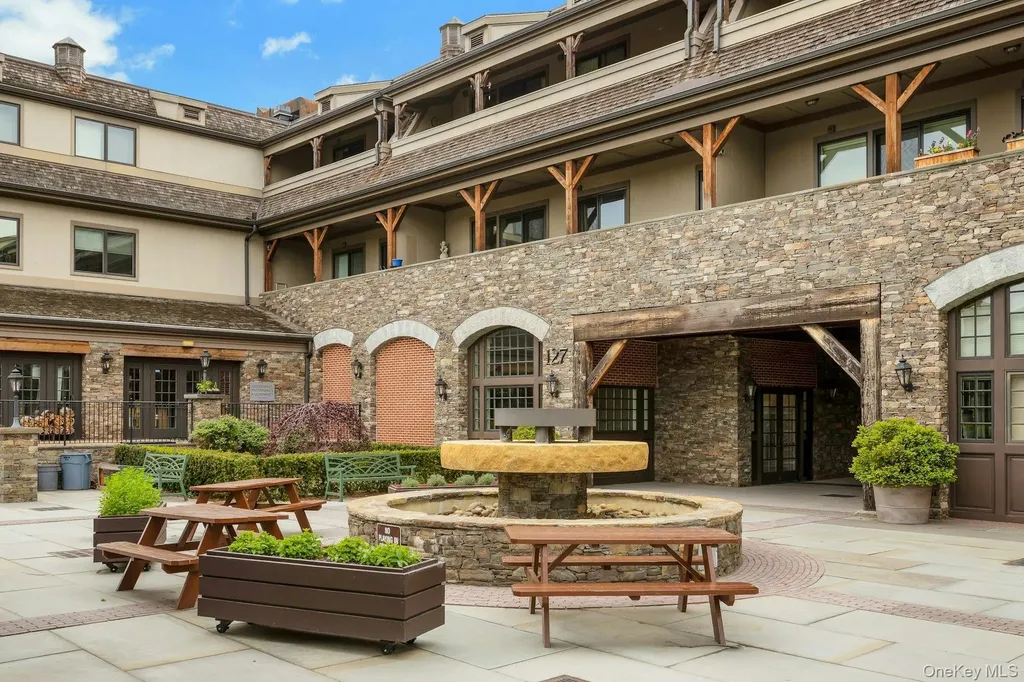 127 W Main Street Tarrytown NY 10591