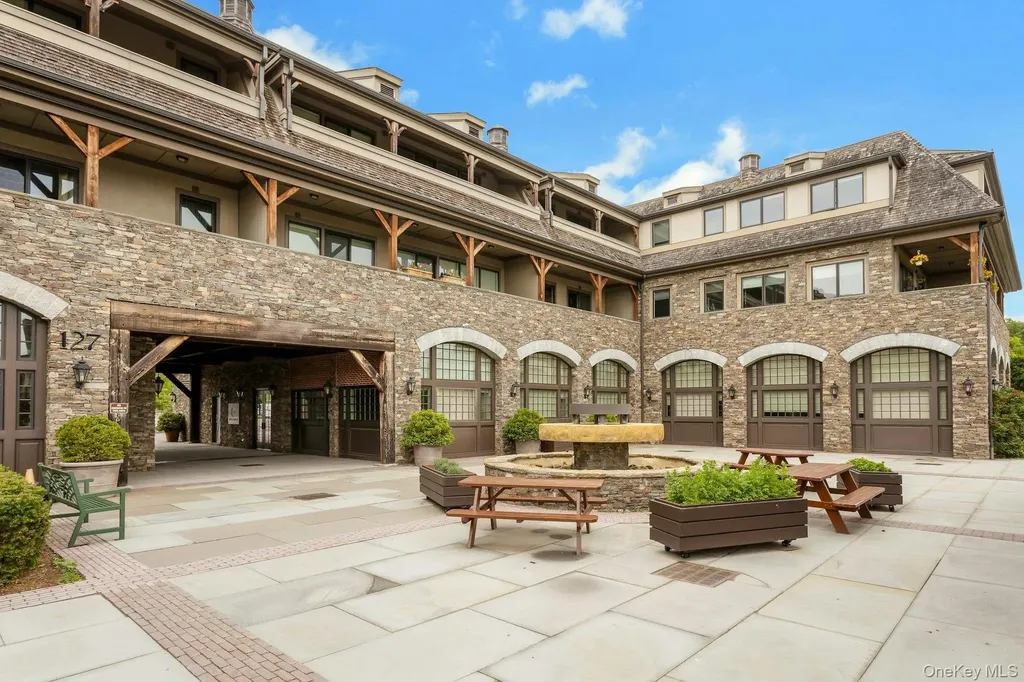 127 W Main Street Tarrytown NY 10591